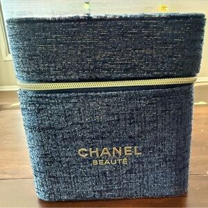 CHANEL authentic Beauté Textured Navy Case